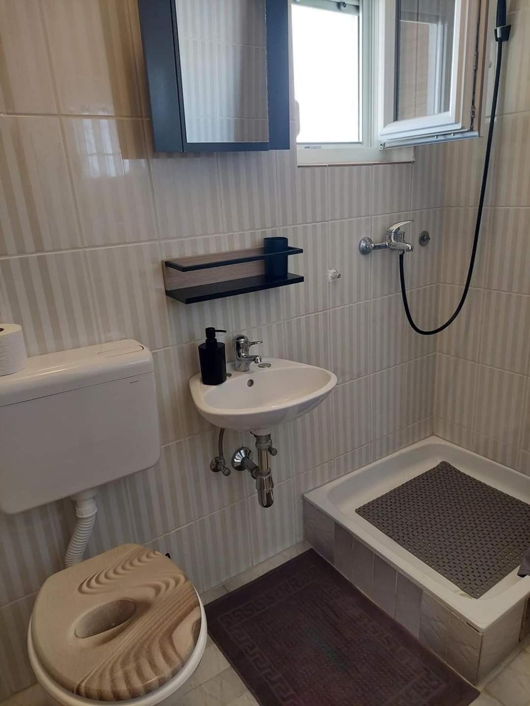 Apartmani Suhi Brod Medulin Eksteriør billede